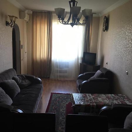 3 Comnatnaya Quartira Gorod Rustavi Apartment Aghtaklia Exterior photo